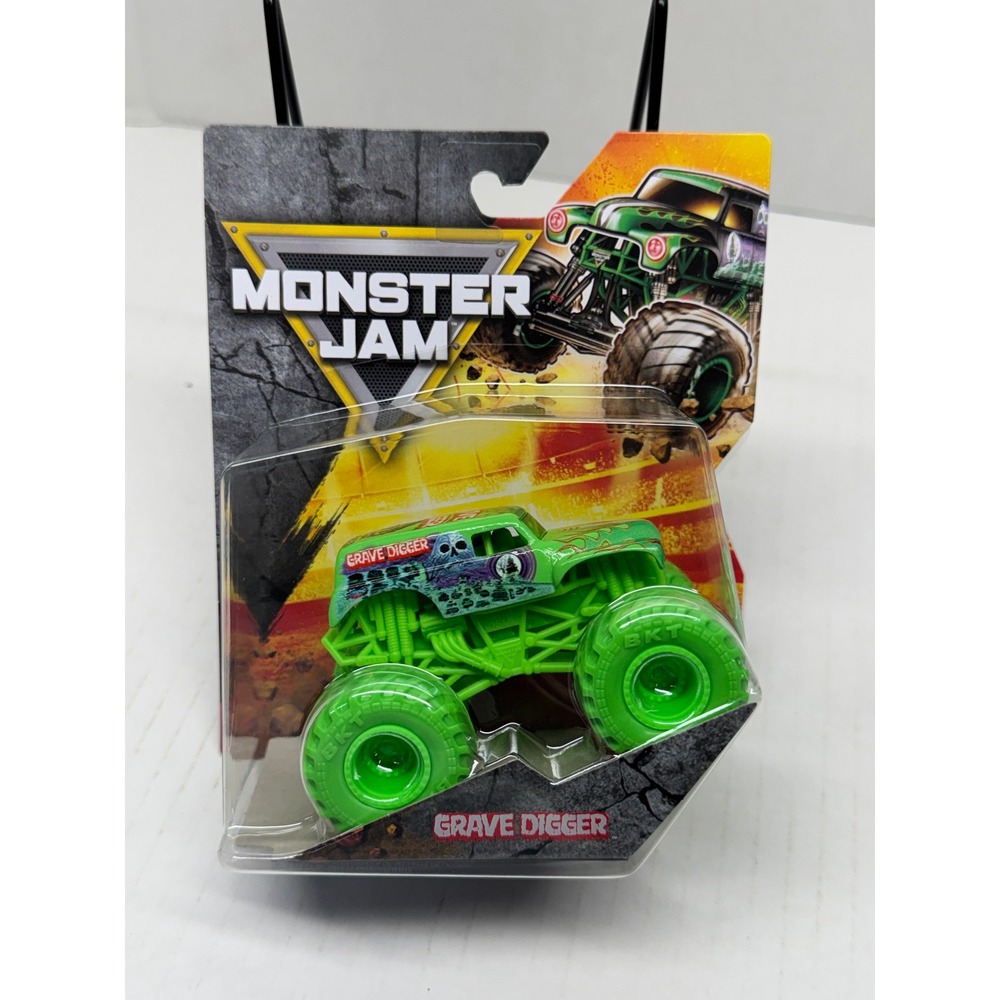 Monster Jam Grave Digger Series 01 Green 1:64 Scale Die-Cast Truck